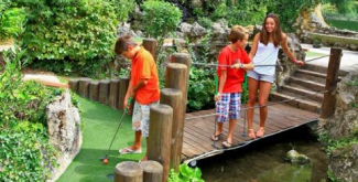 Jungle Golf / Mini-golf en famille au Bugue